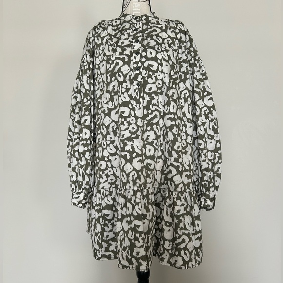 5/$25 Elizabeth and James like new babydoll style dress  size small - Picture 2 of 15